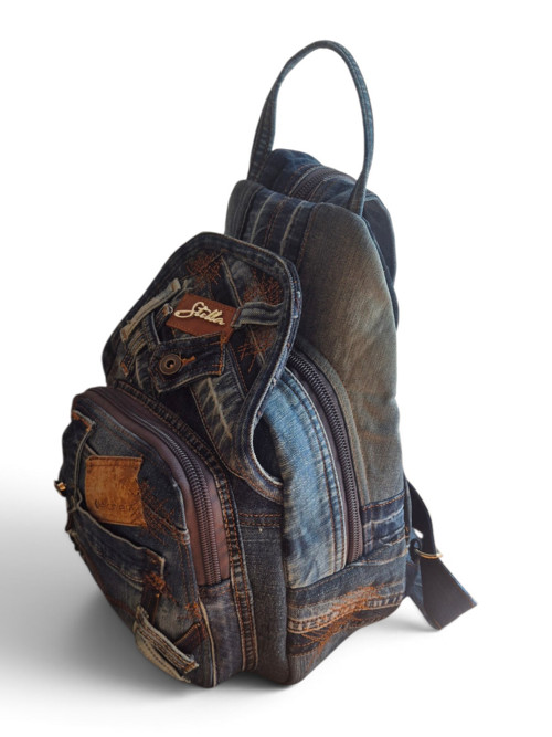 Batoh denim upcycle — foto 3