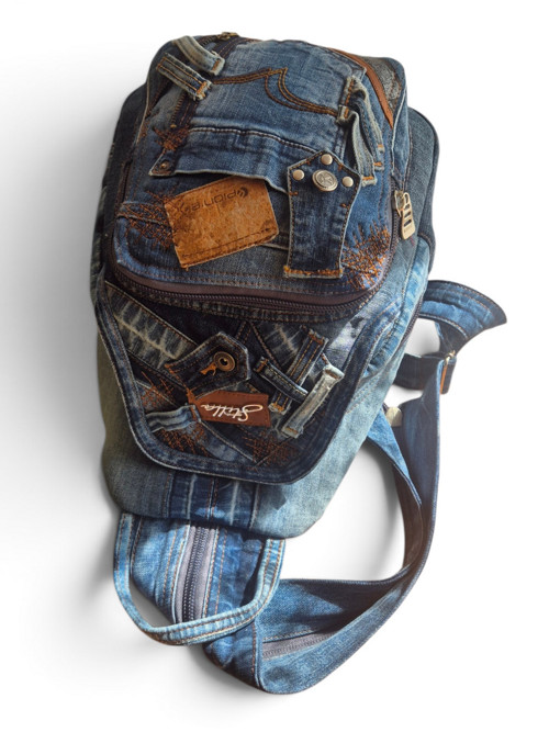Batoh denim upcycle — foto 4