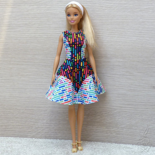 Barevné šaty pro Barbie — foto 3