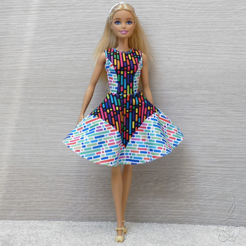 Barevné šaty pro Barbie — foto 2