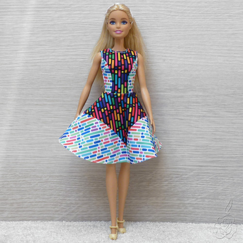 Barevné šaty pro Barbie — foto 5