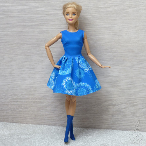 Modré šaty pro Barbie — foto 2