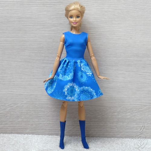 Modré šaty pro Barbie — foto 3