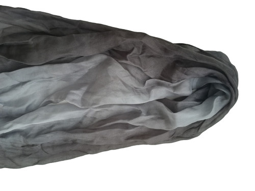 "graphite gradient" hedvábná šála, 150x40 — foto 2