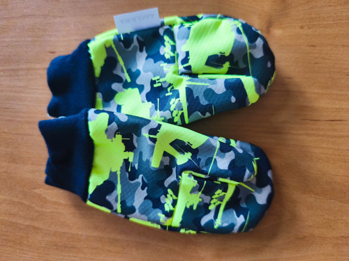 Zimní softshellové rukavice zateplené beránkem — foto 2