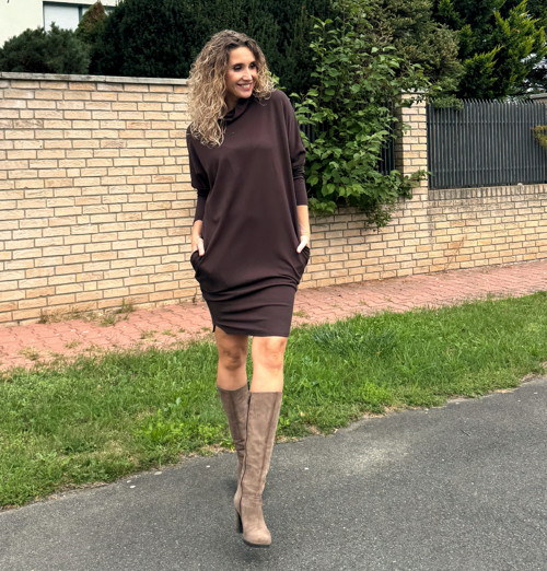 Rolákové šaty hnědé s rukávem — foto 2