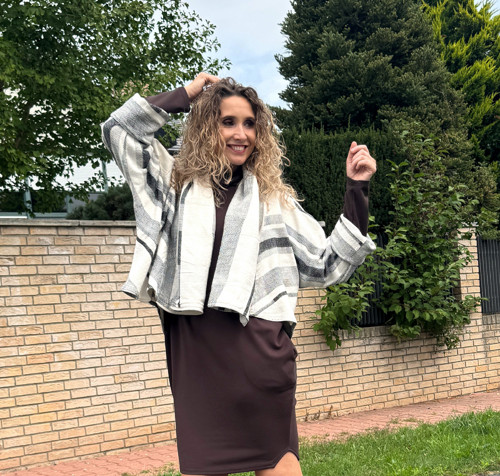 Kabátek netopýr bílo-šedý vel. M — foto 2