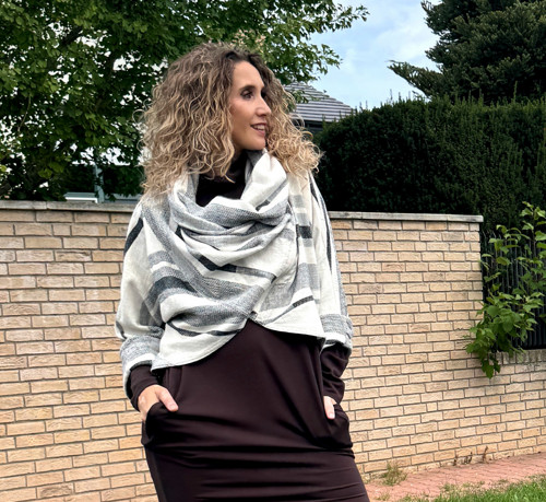 Kabátek netopýr bílo-šedý vel. M — foto 6