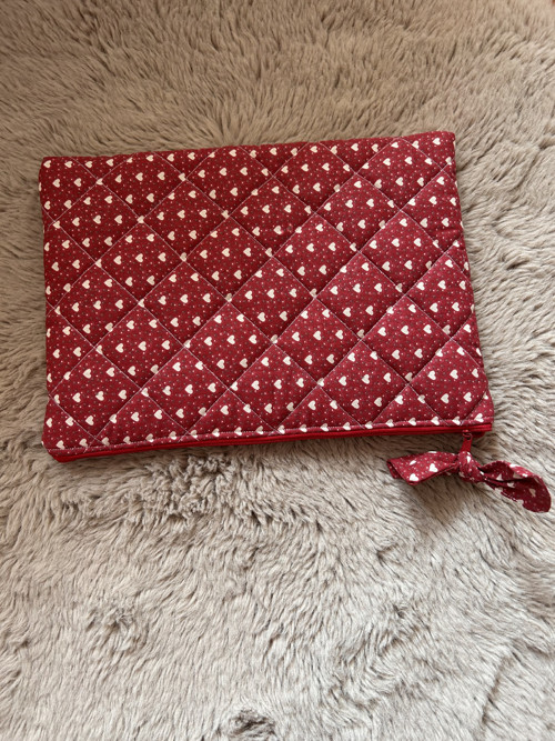 Prošívaný bavlněný obal na MacBook se srdíčky — foto 3