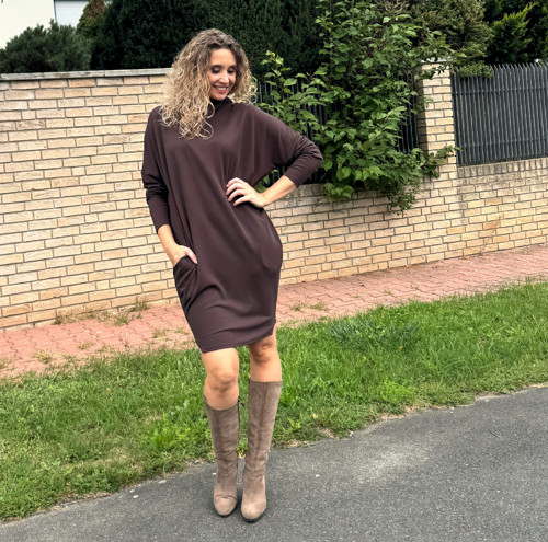 Rolákové šaty hnědé s rukávem — foto 4