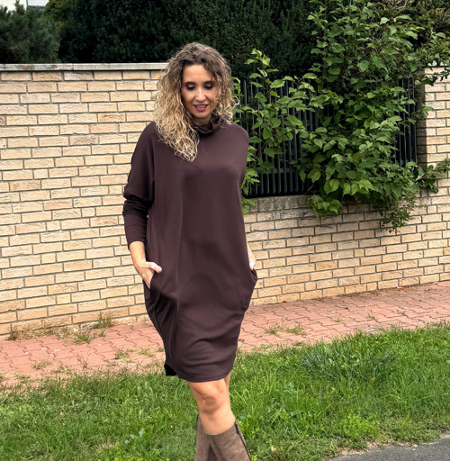 Rolákové šaty hnědé s rukávem — foto 3