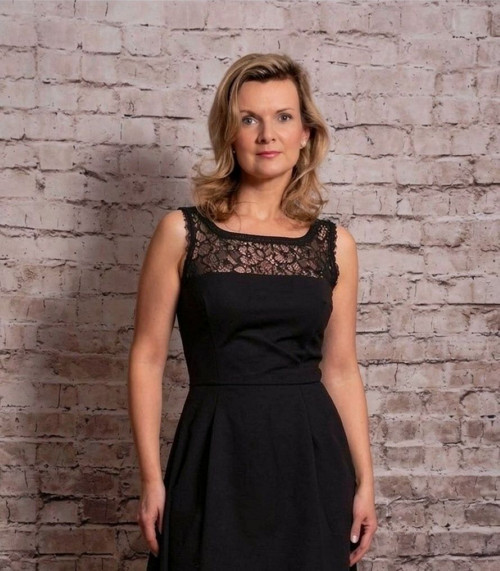 Šaty - Elegance - Vel. 38 — foto 2