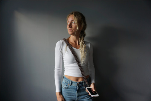 Macramé popruh na telefon Chocolate — foto 3