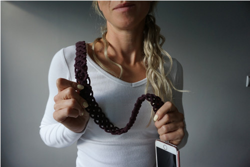 Macramé popruh na telefon Bordó — foto 4