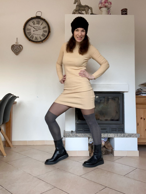 Šaty Basic krátké s dlouhým rukávem — foto 4