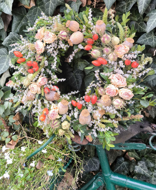 Podzimní věnec s makovicemi — foto 4