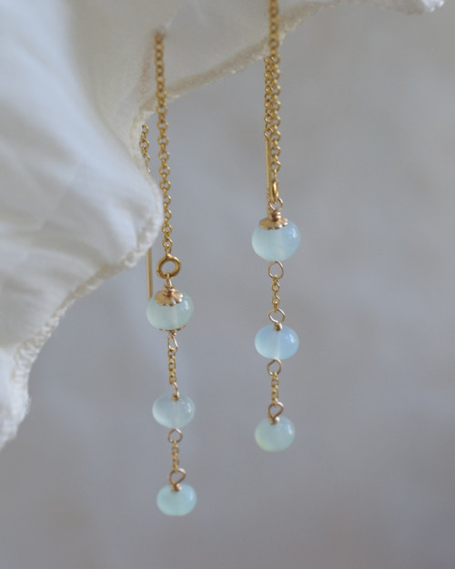 Protahovací s modrým opálem, gold filled náušnice — foto 4