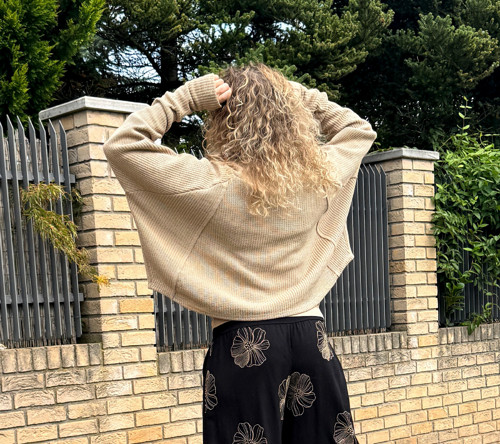 Svetrový béžový twinset — foto 6