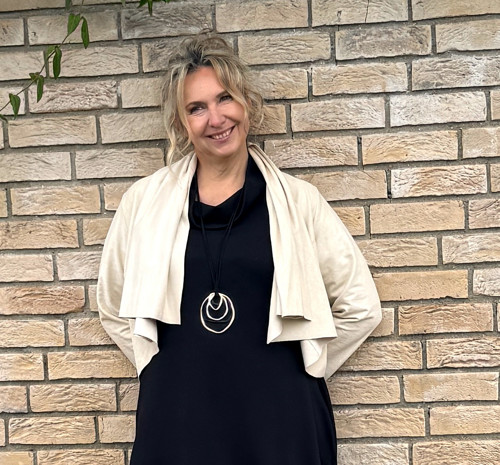 Křivák semišový slonová kost — foto 2