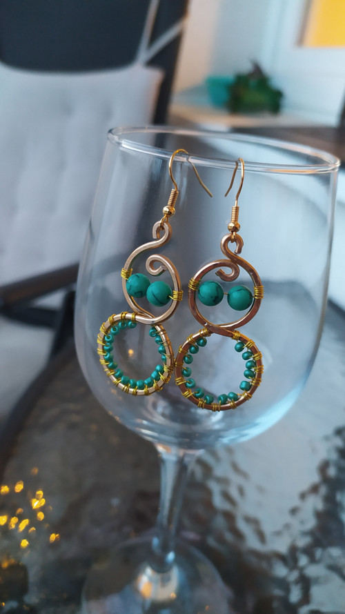 Tyrkysové vlnění: Wire-wrapping náušnice — foto 4