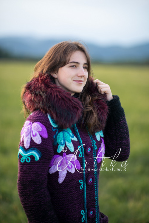 Kabátik Aubergine — foto 2