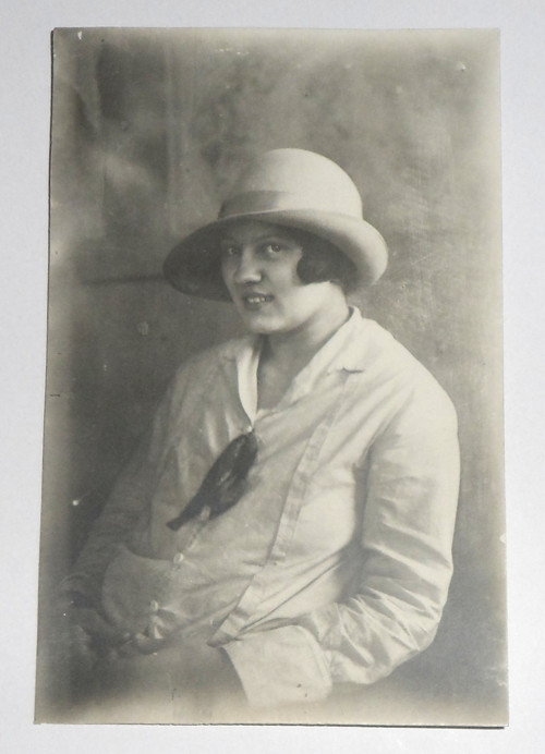 ČB starožitná FOTOGRAFIE, žena — foto 2