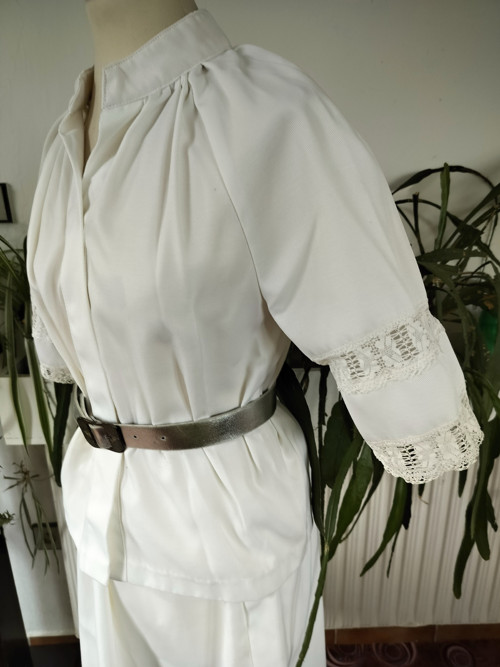 Bílé vintage šaty — foto 6