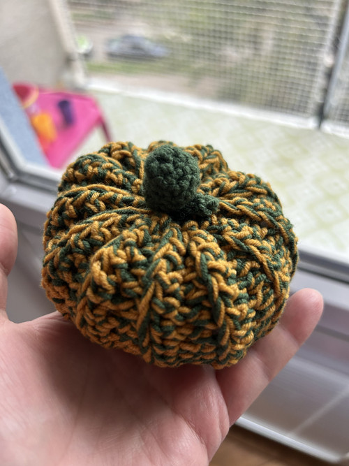 Háčkovaná dýně 11 cm — foto 3