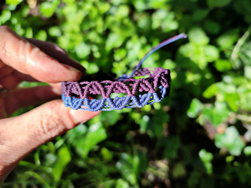 Macramé náramek, fialová - modrá — foto 2