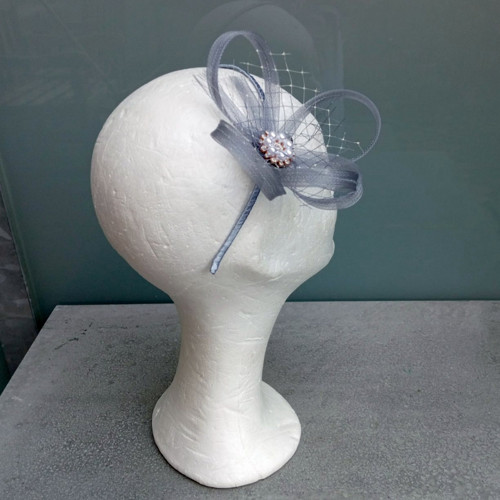 Šedé odstíny Fascinator — foto 3