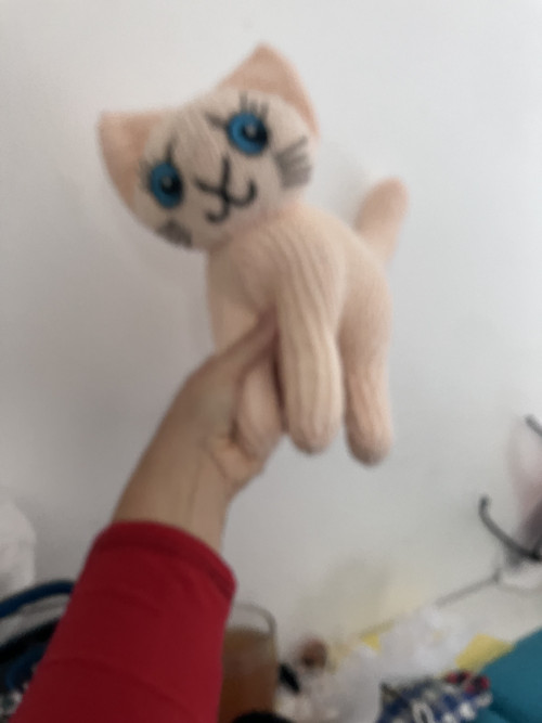 Kočička s textilníma očima - cca 27 cm — foto 3