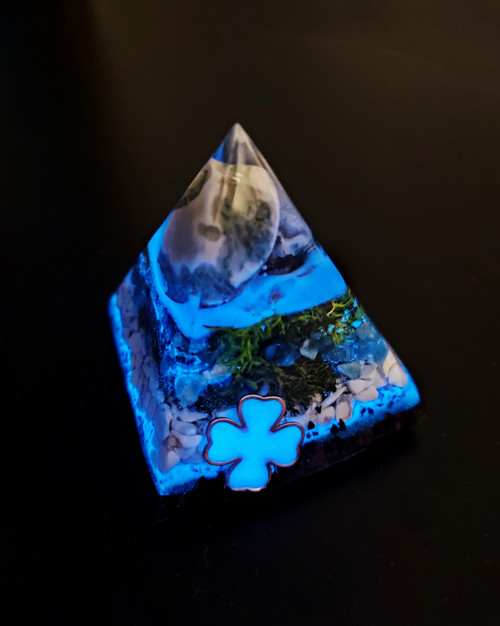 Orgonit pyramida, ŠTÍSTKO — foto 2