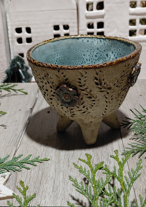 Keramická miska s botanickým reliéfem a glazurou — foto 2