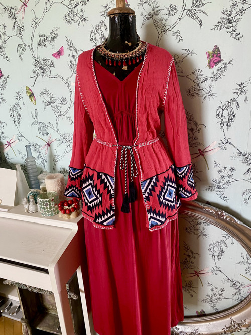 Kardigan boho red vyšívaný — foto 2