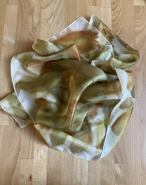 Hedvábná šála ecoprint — foto 2