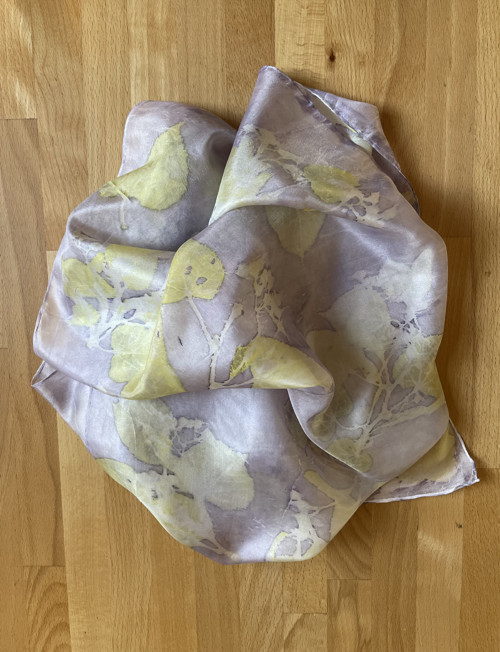 Hedvábná šála ecoprint — foto 4