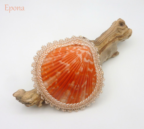 Brož Coquille (s mušlí) — foto 2