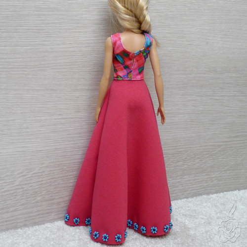 Dlouhé barevné šaty pro Barbie — foto 3