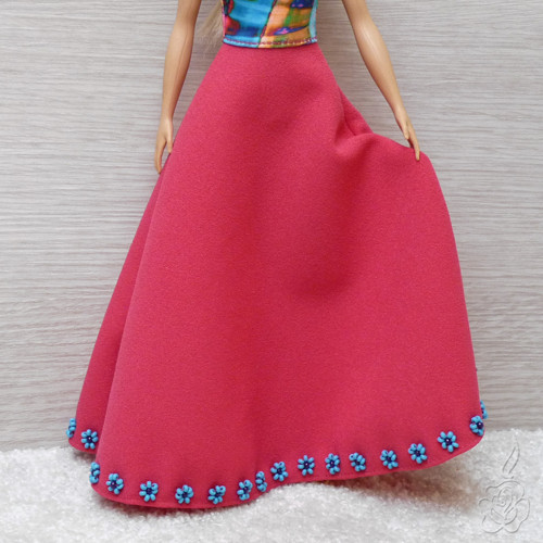 Dlouhé barevné šaty pro Barbie — foto 5