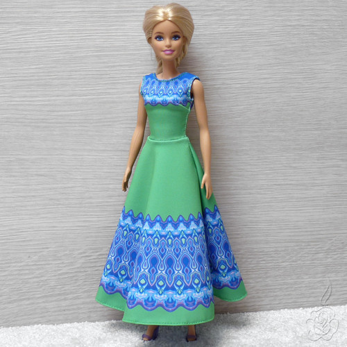 Dlouhé barevné šaty pro Barbie — foto 5