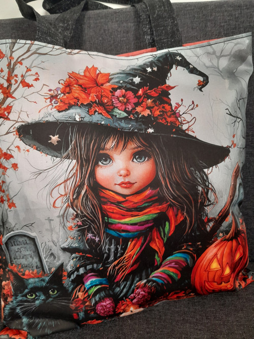 Taška.....dívka s kloboukem — foto 4