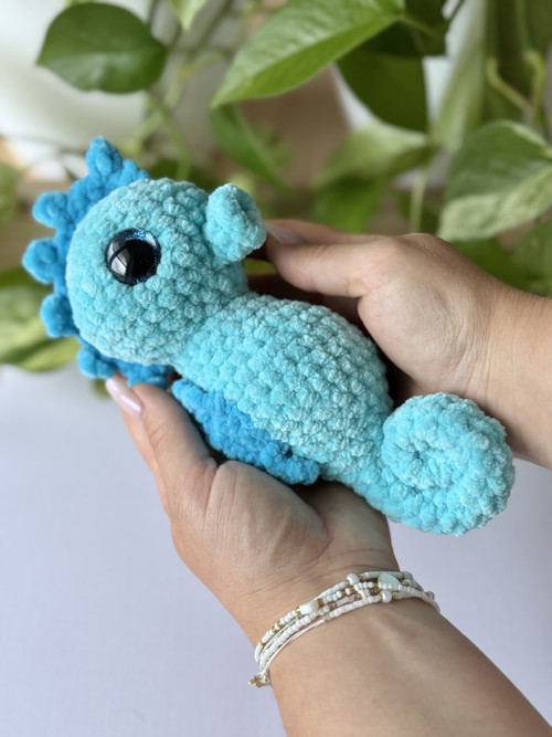 Háčkovaný mořský koník Coral — foto 3