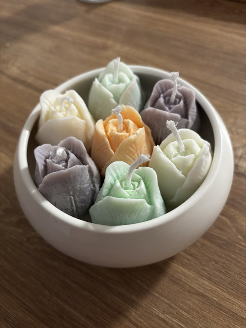 Sójová svíčka Tulipány v keramické misce — foto 5