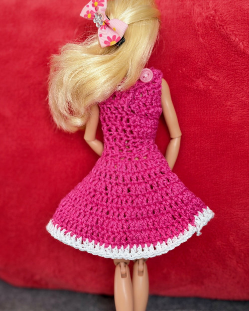 Háčkované šaty pro panenku Barbie — foto 4