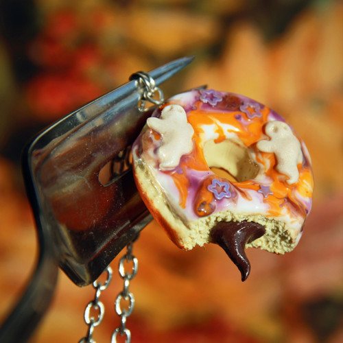 Halloweenský donut - náhrdelník — foto 2