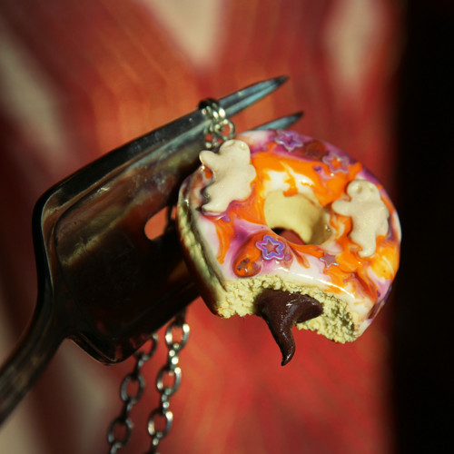 Halloweenský donut - náhrdelník — foto 3