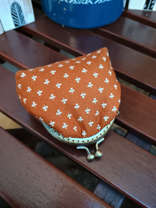 Mini Taštička V Kovovém Rámu — foto 3