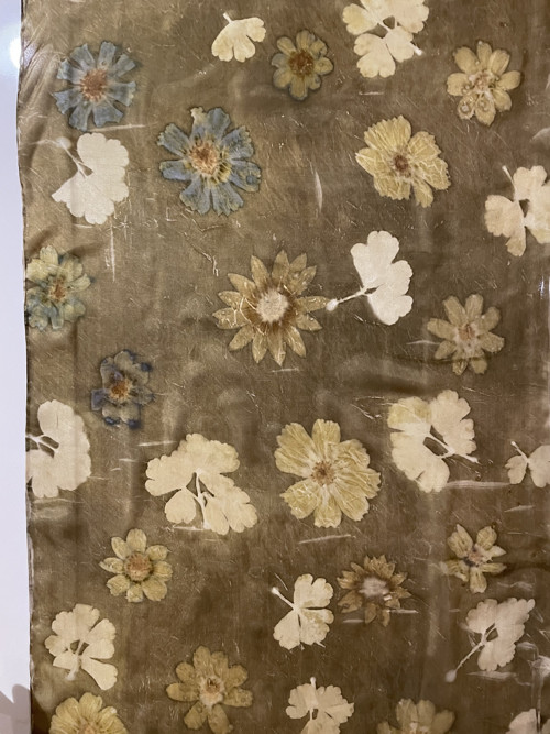 Hedvábná šála ecoprint — foto 4