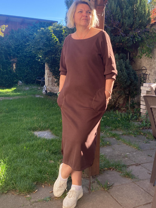 Šaty čokoládově hnědé dlouhé — foto 3