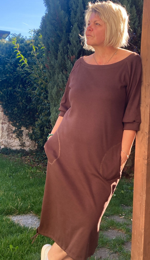 Šaty čokoládově hnědé dlouhé — foto 5